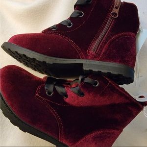 Cat & Jack Giovanna Burgundy Combat Boots SIZE 9 children shoes